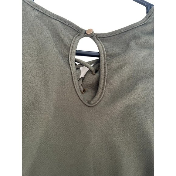 One Clothing Pants & Jumpsuits Olive Green Long Sleeved Romper Sz Medium Keyhole - Picture 3 of 12